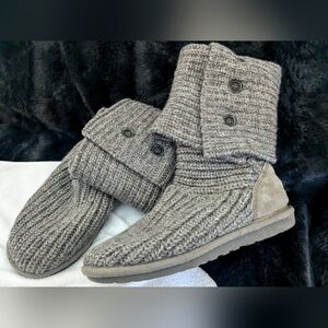 women's grey UGG cardy sweater boots size 5
